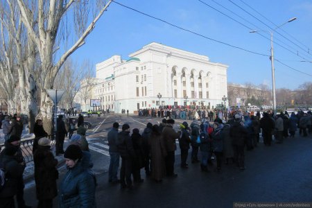 Дончане прощаются с комбатом Гиви (видео)