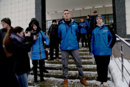 В Донецке прошел стихийный митинг перед штаб-квартирой СММ ОБСЕ