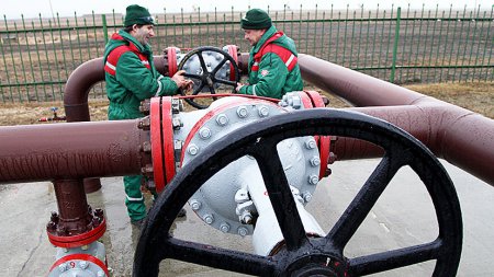 Поставить на поток: использует ли Минск новый шанс разрешить нефтегазовый спор с Москвой