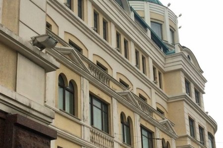 Над отелем Рината Ахметова "Донбасс Палас" вывесили флаг ДНР