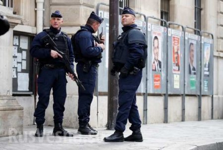 Полиция Парижа готовится к возможным беспорядкам (ФОТО)