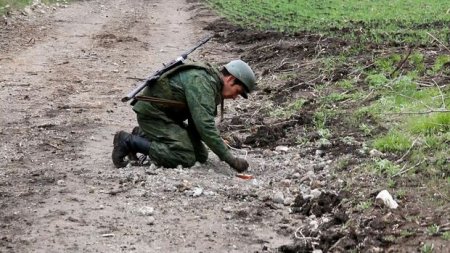 На месте подрыва автомобиля ОБСЕ в ЛНР обнаружили еще две мины (ФОТО)