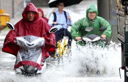 Проливные дожди на юге Китая унесли жизни 6 человек