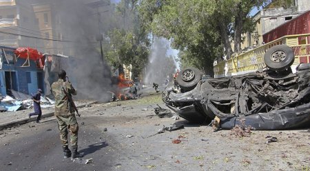Теракт в столице Сомали: 19 погибших (+фото)