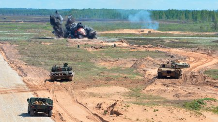 Пространство для манёвров: с какой целью НАТО отрабатывало в Прибалтике блокаду российских территорий