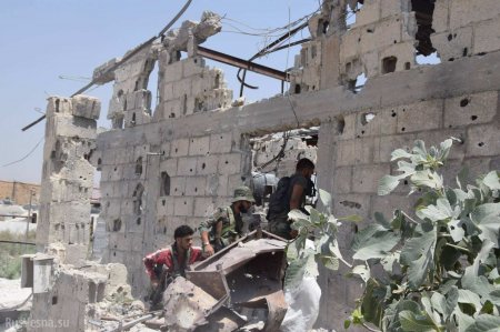 Бои в руинах: Спецназ САА ворвался в траншеи «Аль-Каиды» под Дамаском и отбросил боевиков (ФОТО)