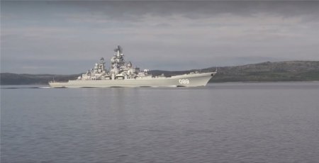 Российские крейсеры идут в Кронштадт для участия на параде ВМФ 