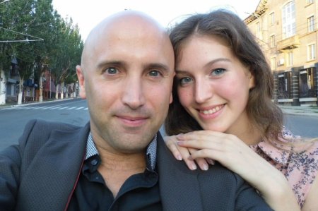 Грэм Филипс объявил о помолвке с луганской девушкой
