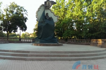 Они отстояли Родину. В Луганске пытались взорвать памятник погибшим ополченцам