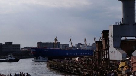 «Атомный ледокол «Сибирь» спущен на воду» Судостроение и судоходство
