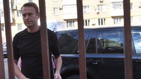 Навального задержали за призывы участвовать в несанкционированных акциях