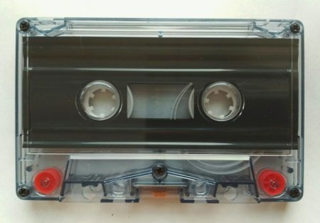Возвращение «старичков»: почему опять полюбили кассеты и грампластинки
