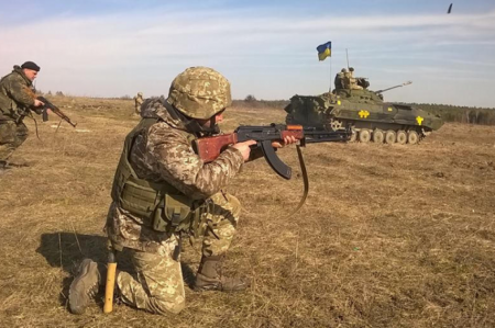 Украинский силовик перешел на сторону ЛНР