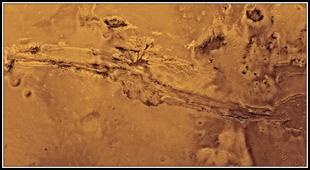 Уфологи обнаружили на дне каньона на Марсе останки корабля НЛО