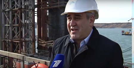 Лидер фракции "Единая Россия" в Госдуме Сергей Неверов впечатлен стройкой Крымского моста