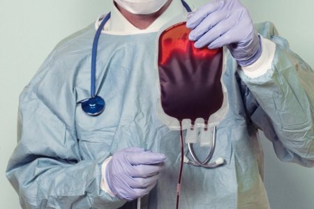 Ученые рассказали о смертельной опасности переливания крови мужчинам