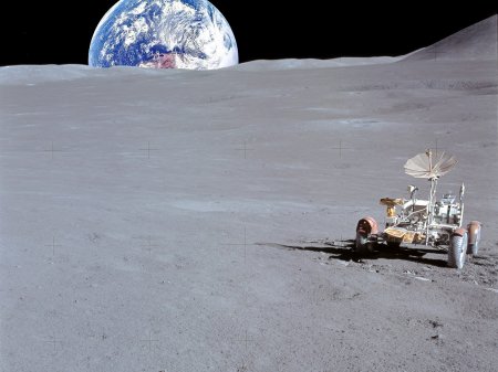 НЛО обнаружили на фото миссии «Аполлон»: На Луне живут пришельцы?