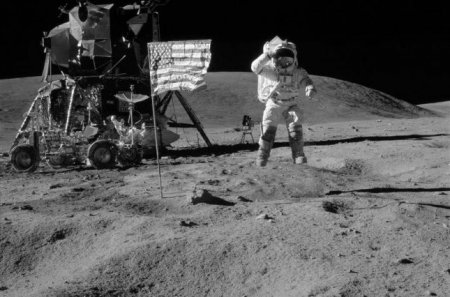 NASA «скрывает зловещий секрет от общества»: Доказана фальсификация полета на Луну