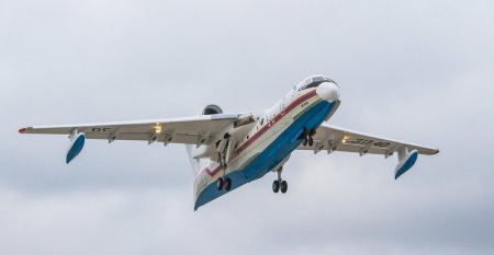 Поднялся в воздух очередной серийный самолет-амфибия Бе-200ЧС Авиация