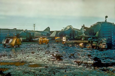 Меры по защите баз американской авиации во Вьетнаме