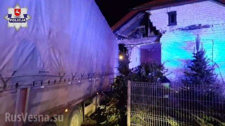 В Польше украинец на грузовике разгромил дом с детьми (ФОТО)