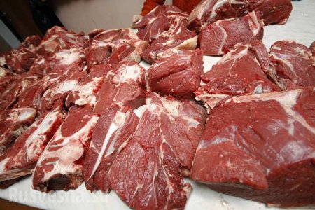 Украинка попыталась тайно провезти в Россию 200 кг мяса в купе