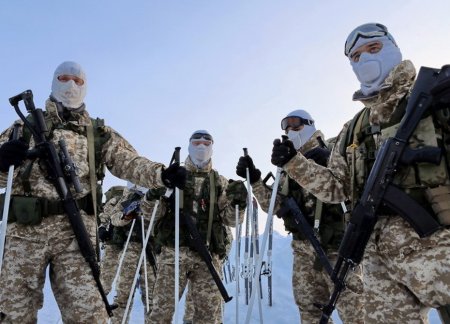 «За ВДВ!»: десантники России и Беларуси провели лыжный поход