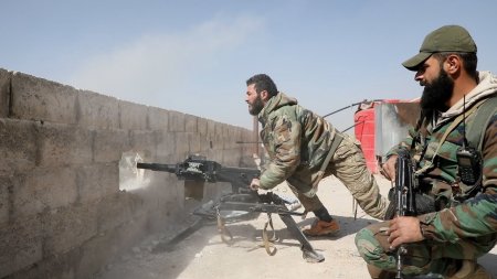 Сирийская армия при поддержке России освободила крупный регион от боевиков и вывела мирных жителей