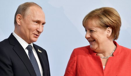 Меркель поздравила Путина с переизбранием на пост президента