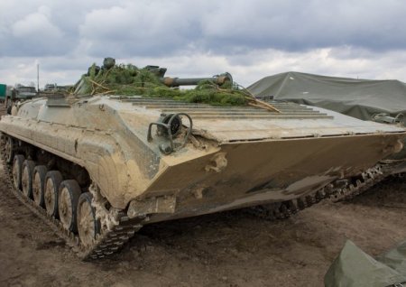 Украинская армия получает приобретенные через Польшу боевые машины пехоты БМП-1АК