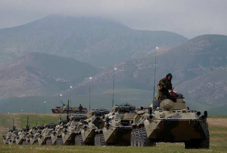 В Таджикистане российские военные провели учения по ликвидации боевиков