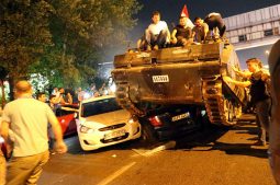 Более ста турецких офицеров приговорены к пожизненному заключению