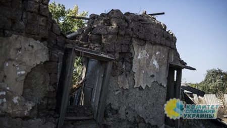 Обстрелами ВСУ поврежден дом в поселке Старомихайловка на западе Донецка