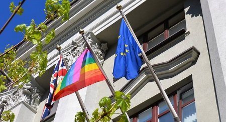 Британская ЛГБТ-провокация в Минске