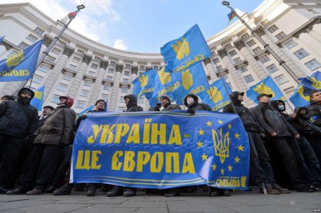 «Куда ты, тропинка…»: Большинство украинцев видят «путь в никуда»