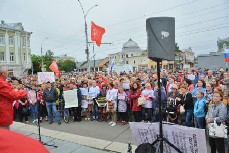 "Это последняя стадия, как в 1917-ом…" Россия митингует против повышения пенсионного возраста
