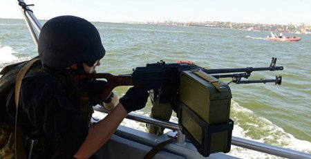 В Киеве хотят попросить НАТО конвоировать суда в Азовском море