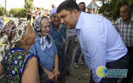 Азаров рассказал о «росте» благосостояния украинцев
