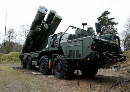 "Алмаз-Антей" передал Минобороны очередной полк зенитной ракетной системы С-400