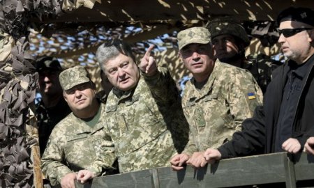 Порошенко подписал указ о введении военного положения на Украине и отдал приказ о частичной мобилизации