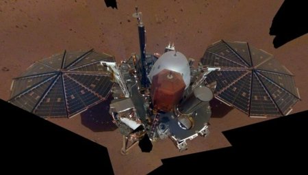 Зонд InSight «поделился» первым селфи с поверхности Марса