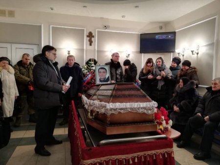 В Северодвинске состоялось прощание с убитым в львовской колонии добровольцем Валерием Ивановым