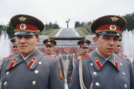 Воссоздание политуправления в армии — шаг назад для РФ