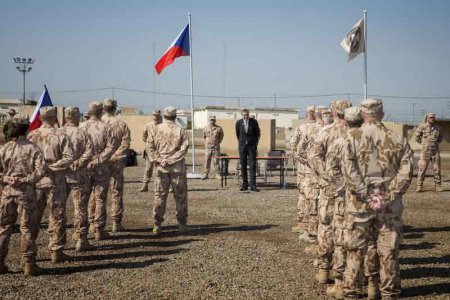 Чехия временно отозвала военнослужащих из Ирака