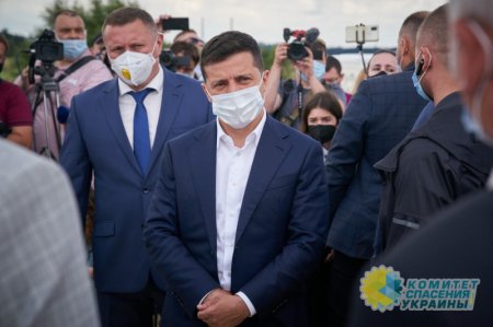 Зеленский пригрозил украинцам полной остановкой медицины