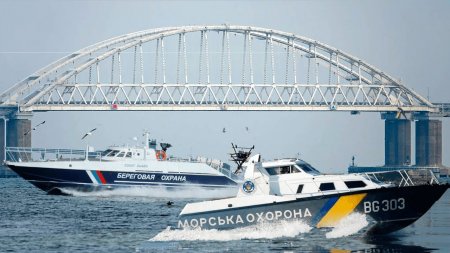 Украинский катер "героически" бежал: Телеканал CNN опозорил надувную армаду «Незалежной»...