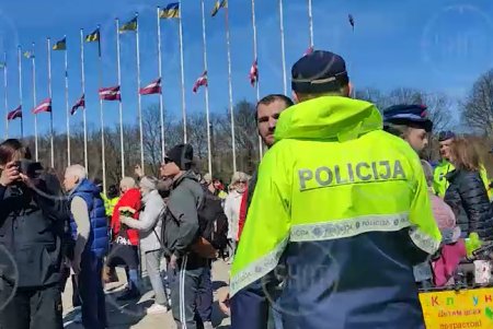 Полицейские в Риге арестовывают празднующих 9 мая, в лучших традициях нацистов