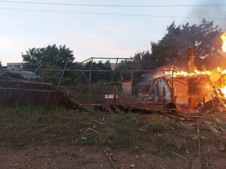 Боевики ВСУ наносят смертоносные и разрушительные удары по городам ДНР (ВИДЕО)