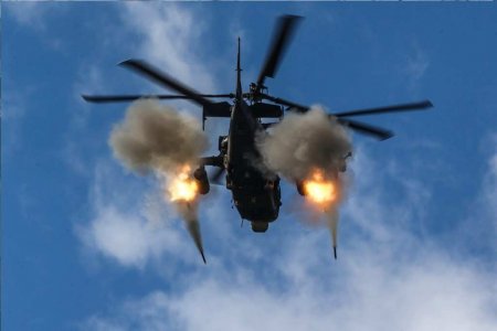 «Нормально разлетелось»: вертолёт ВКС России уничтожает бронетехнику врага (ВИДЕО)