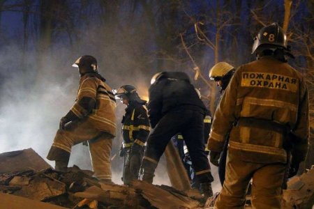 Донецк: тела двух женщин извлечены из-под завалов здания, разрушенного украинским ударом (ФОТО)
